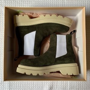 Voile Blanche Platform Chelsea Boots